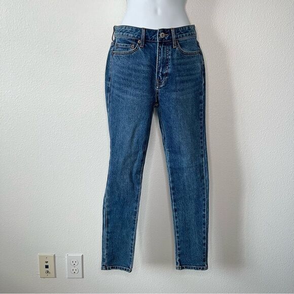 NWT Something Navy High Waisted Straight Leg Blue Jeans Size 0 - Picture 2 of 8